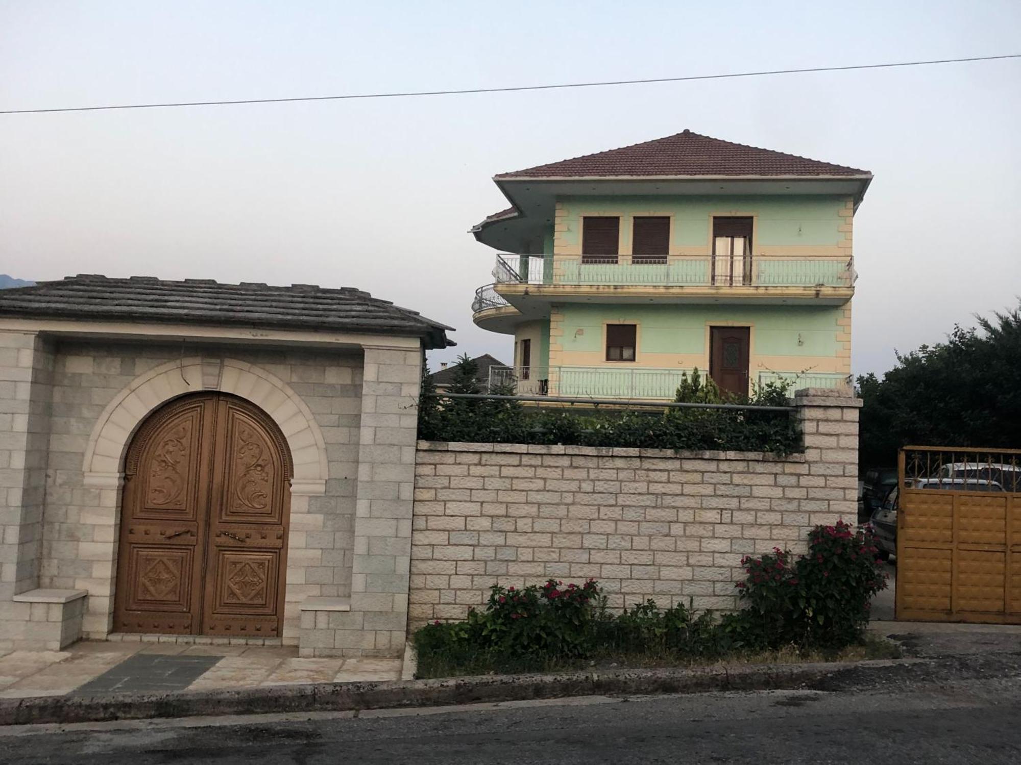 Villa Orhan Lazarat Gjirokastra Kültér fotó