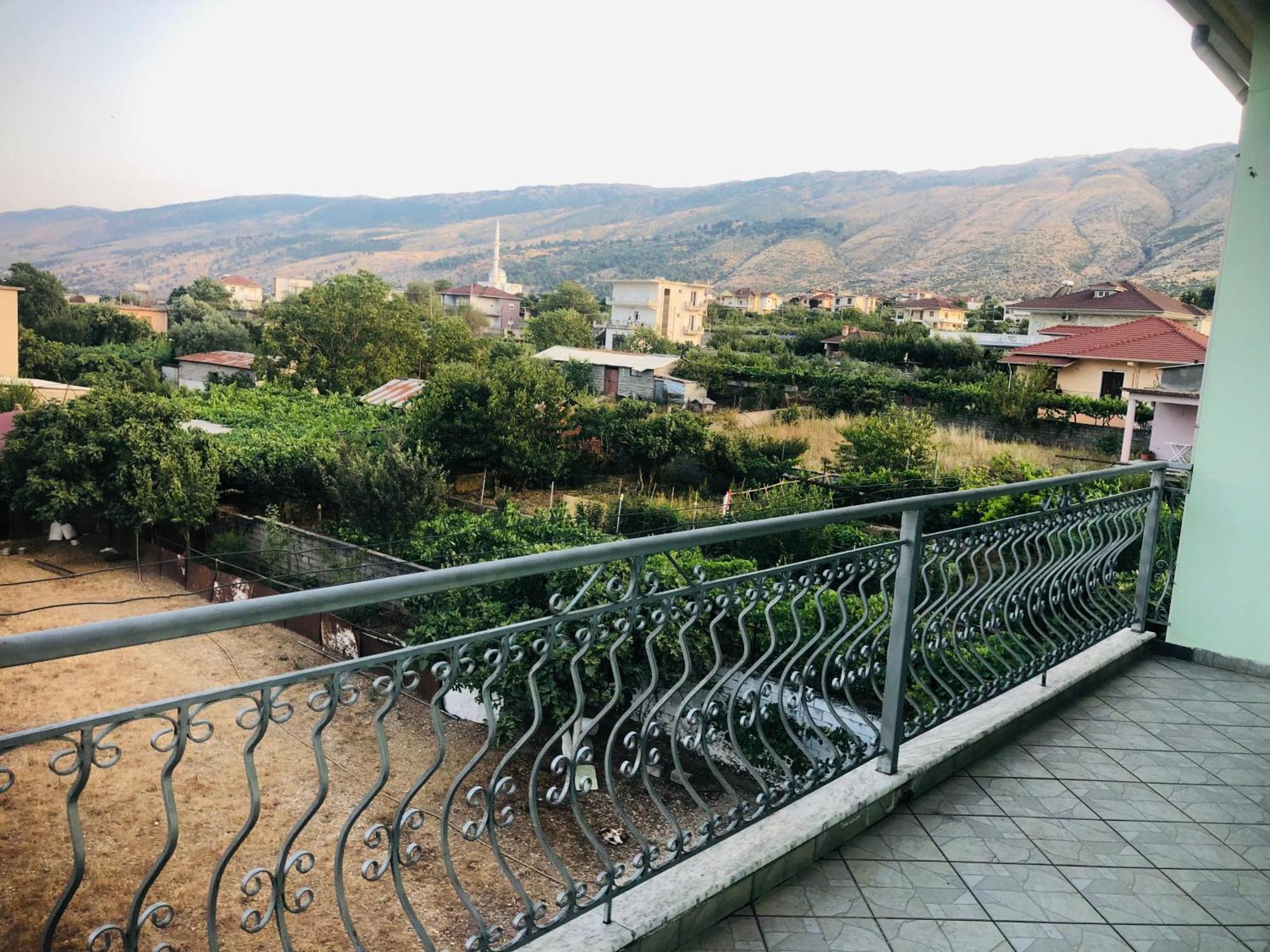 Villa Orhan Lazarat Gjirokastra Kültér fotó